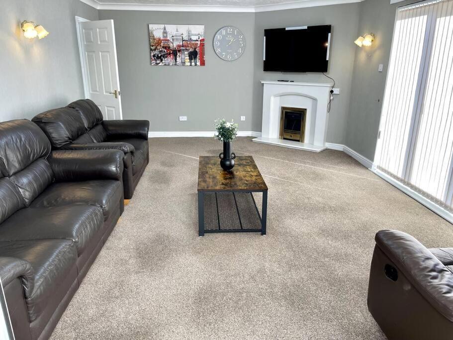 5-Bedroom Cottage In Healing, Grimsby Buitenkant foto