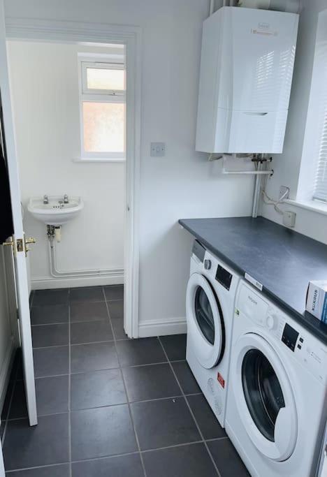 5-Bedroom Cottage In Healing, Grimsby Buitenkant foto