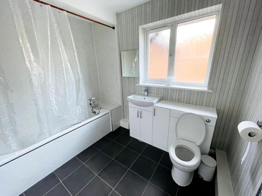 5-Bedroom Cottage In Healing, Grimsby Buitenkant foto